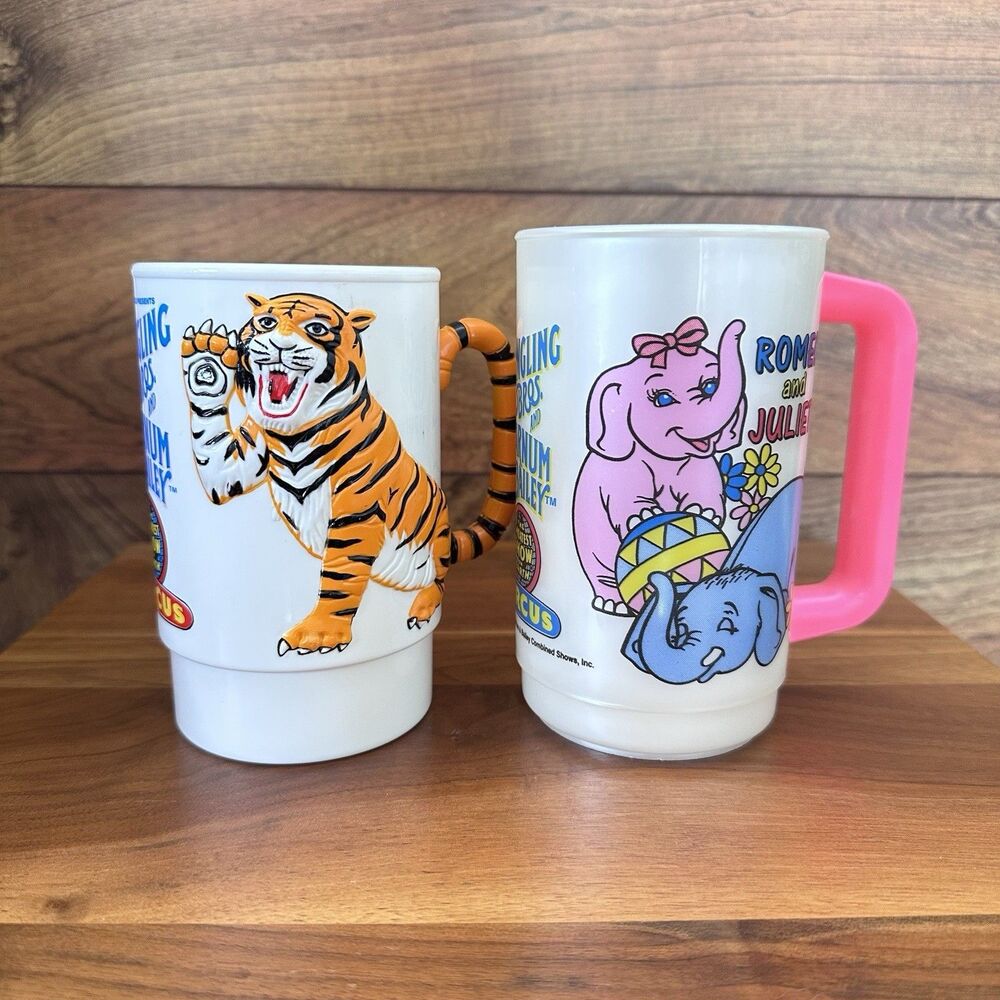 Vintage Ringling Bros Barnum & Bailey Circus Cup Set Of 2 3D Tiger & Elephants